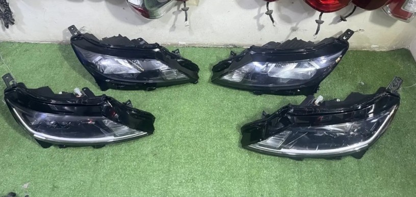 nissan-note-2022-headlights-available-simple-led-options-big-0