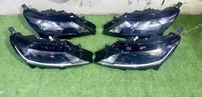 nissan-note-2022-headlights-available-simple-led-options-big-1