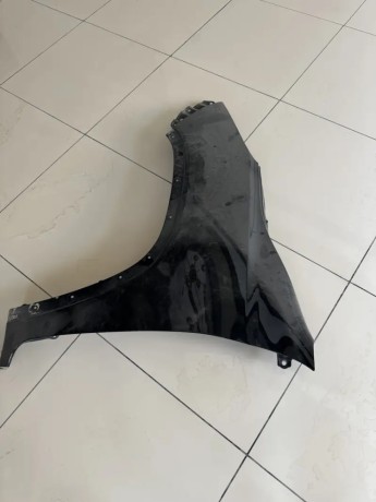 toyota-fortuner-legender-2022-original-left-side-fender-black-color-big-1